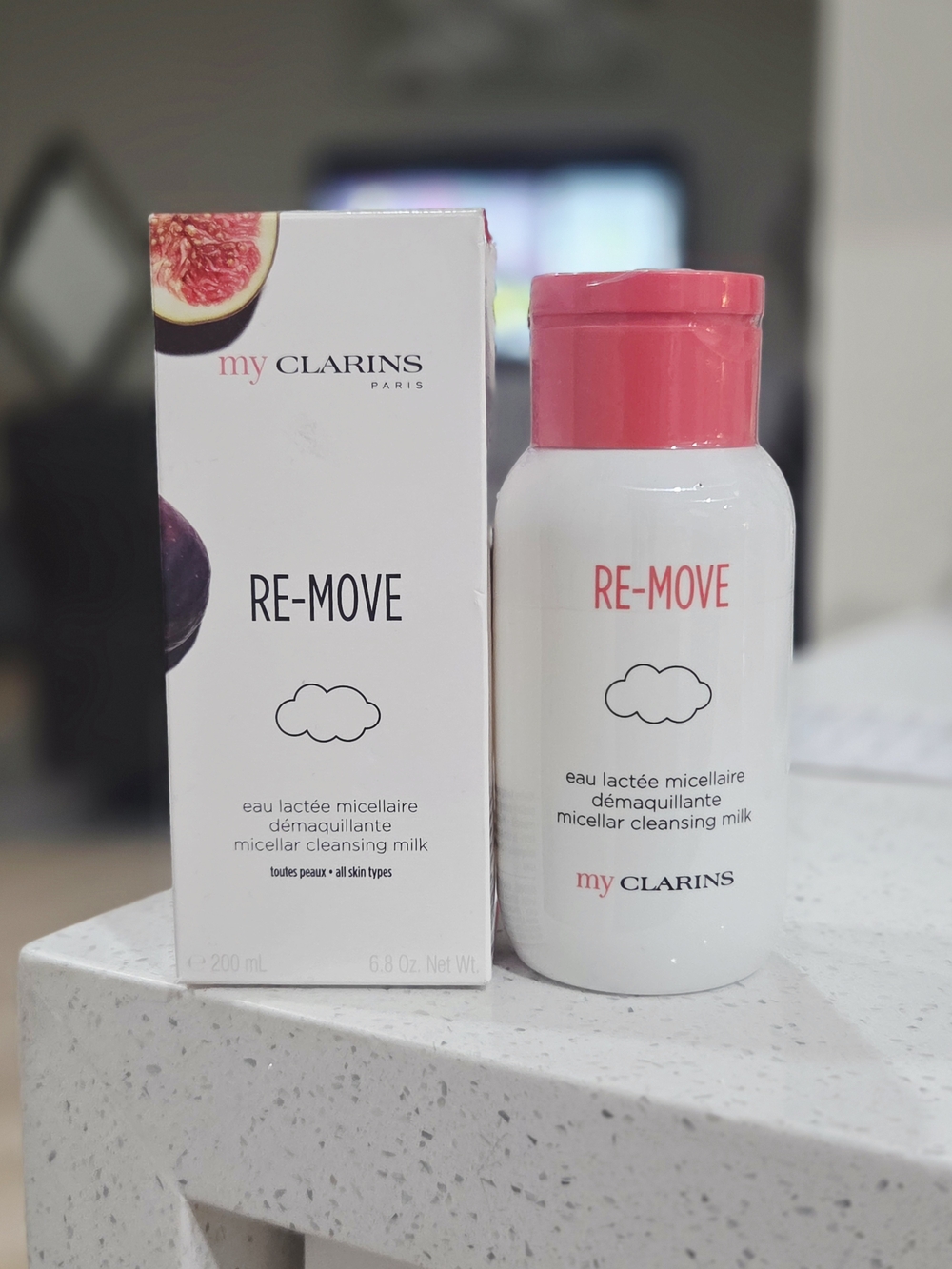 Clarins RE-MOVE Micellar Cleansing Milk - Pink & White